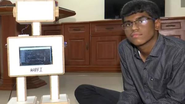 அடடே.,ரோபோவுக்கு இப்படி கூட கோபம் வருதா? சென்னை மாணவர் உருவாக்கிய சூப்பர் ரோபோ.!