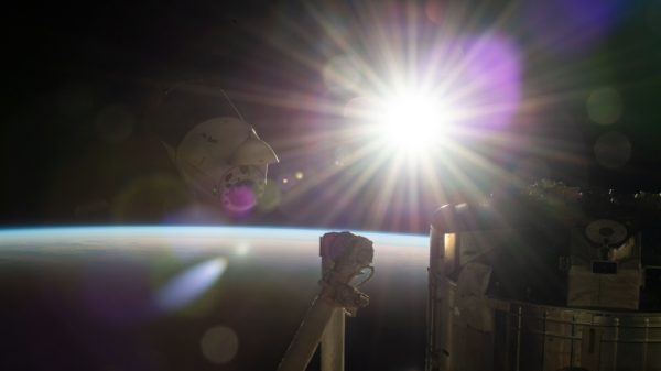 காத்திருந்த உலக நாடுகள்: 1800 கிலோ எடையுடன் பூமிக்கு வந்த Dragon capsule., உள்ளே இருந்தது என்ன?