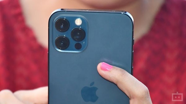 இனி நாமும் iPhone ஓனர் தான்- ரூ.50,000 வரை குறையும் ஐபோன் 13 விலை..