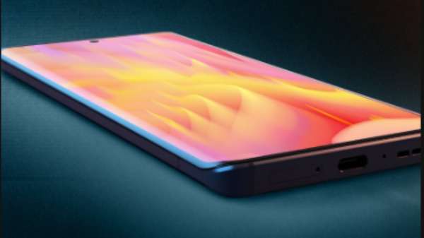 இதுவா, அதுவா? பிரமாண்டமாக 2 ஸ்மார்ட்போன்களை களமிறக்கிய Motorola!