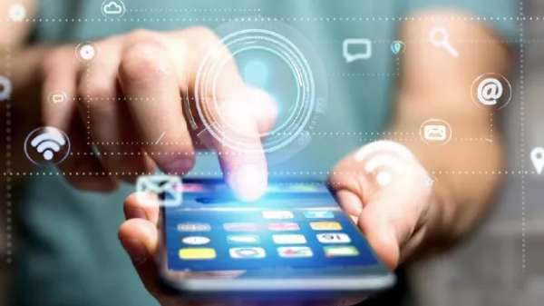 கண்கள் முக்கியம் மக்களே: உங்கள் ஸ்மார்ட்போனின் Display என்ன டைப், எது பெஸ்ட்?