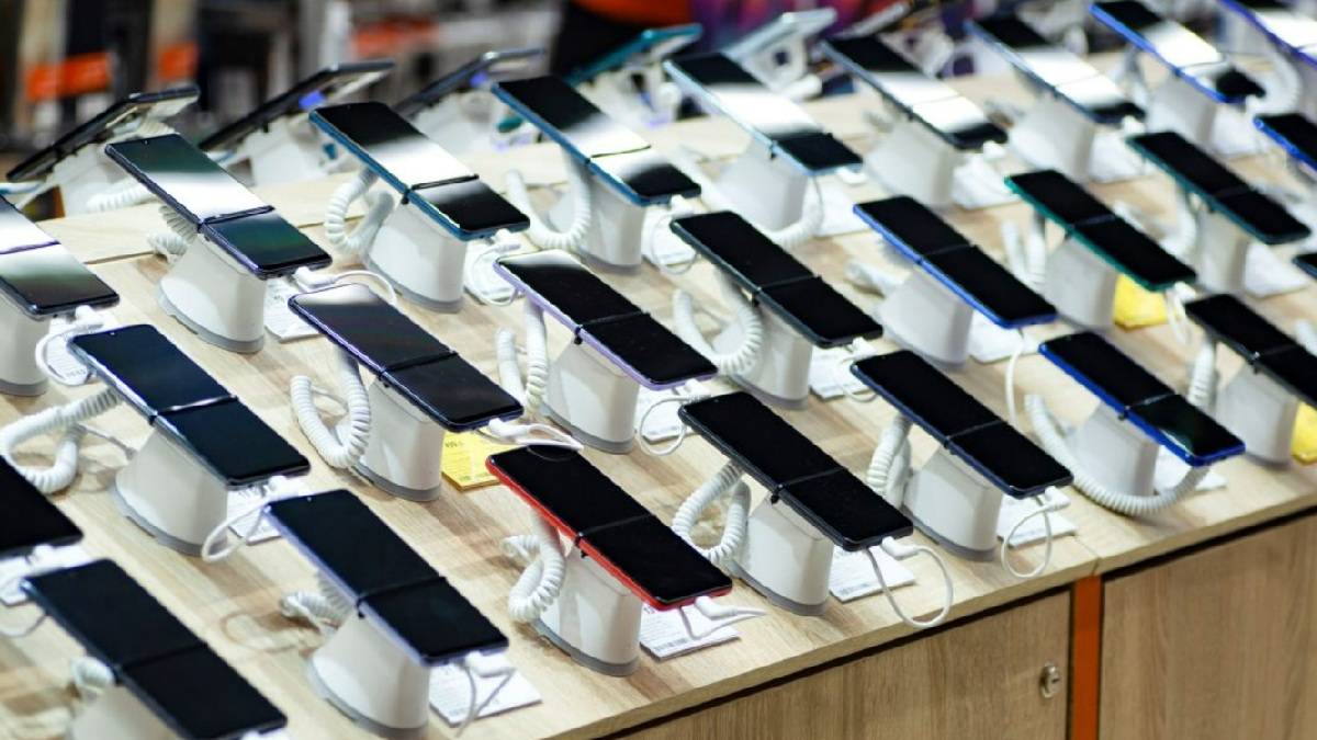 அடிமட்ட ரேட்டிற்கு விலை குறைய போகும் 4G மொபைல்கள் 4G Mobiles Getting