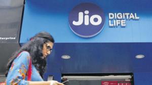 ஜியோவில் இவர்கள் மட்டும் இலவசமாக வாய்ஸ் கால்ஸ் பேசிக்கொள்ளலாம்! 