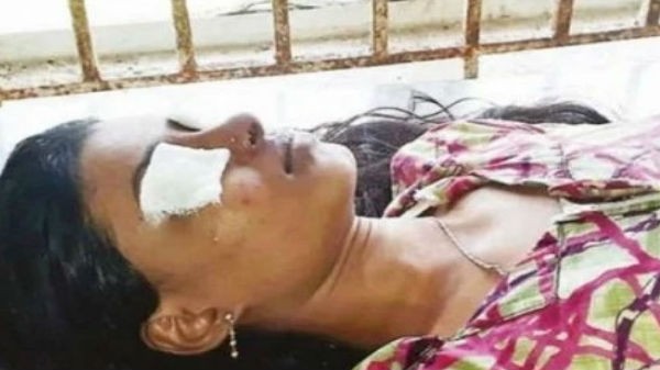 தந்தையுடன் வீடியோகால் செய்த பெண்